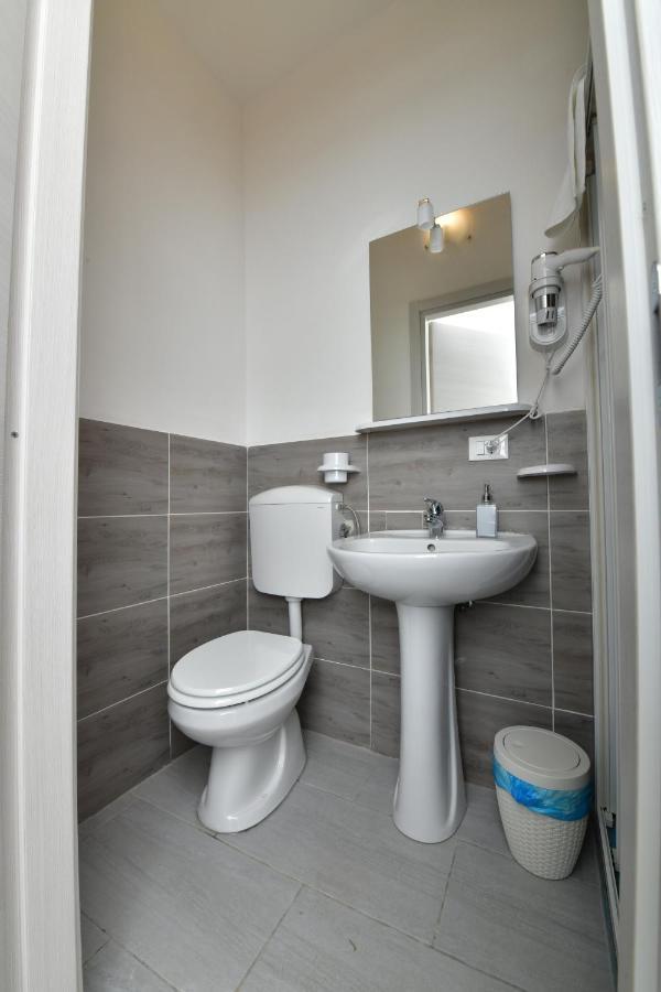 A San Lazzaro Rooms ซานลาซโซโร ดี ซาเวนา ภายนอก รูปภาพ